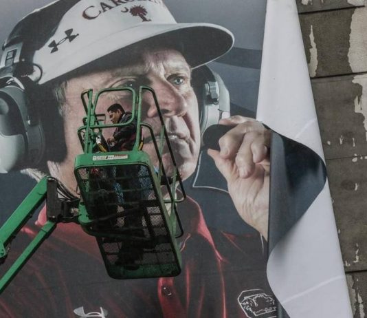 South Carolina replacing Spurrier poster with new banner