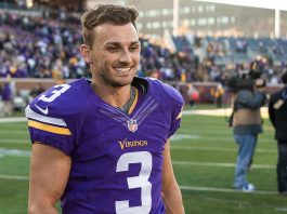 Vikings keep struggling Walsh after working out kickers
