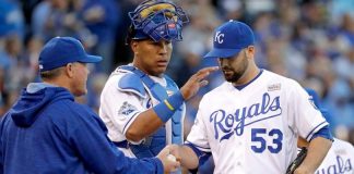 Dillon Gee, Daniel Nava leave Royals and become free agents