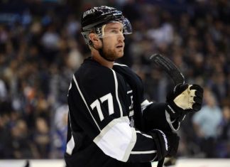 Carter scores twice, Kings beat Maple Leafs 7-0