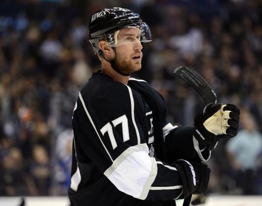Carter scores twice, Kings beat Maple Leafs 7-0