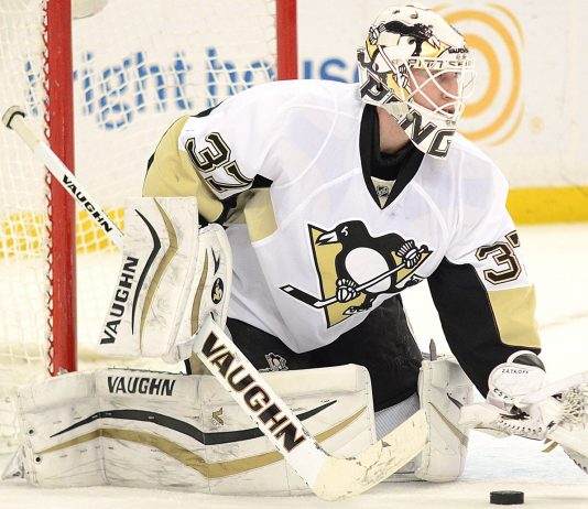 LA Kings activate goalie Zatkoff after 8 games out