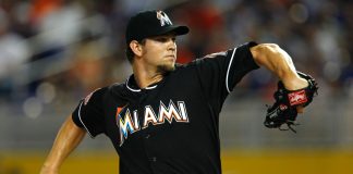 Giants sign right-hander Johnson to minor league deal