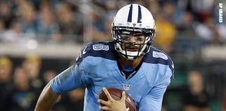 The Latest: Mariota on target against Rodgers