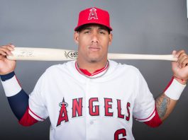 Angels pick up $7 million option on 3B Yunel Escobar