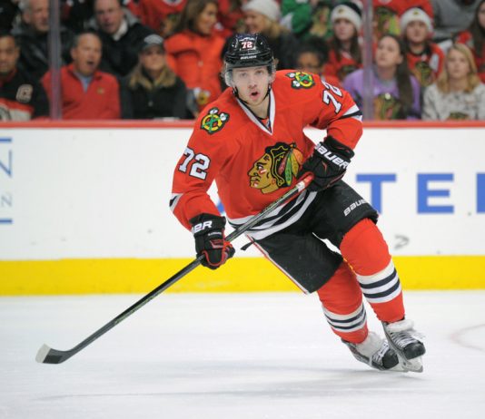 Blackhawks win seventh in a row