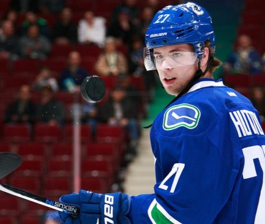 Canucks sign Hutton to 2-year, $5.6 million extension