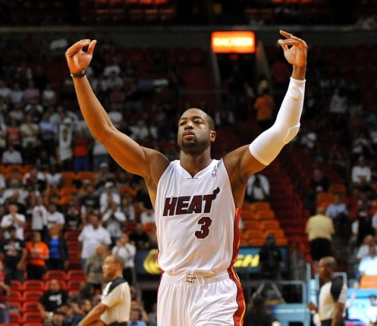 Bulls’ Wade out with knee swelling