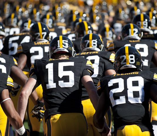 Hawkeyes return to middling ways after historic 2015