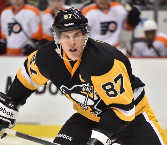 Crosby hangs with rookies as Penguins prep for Cup defense