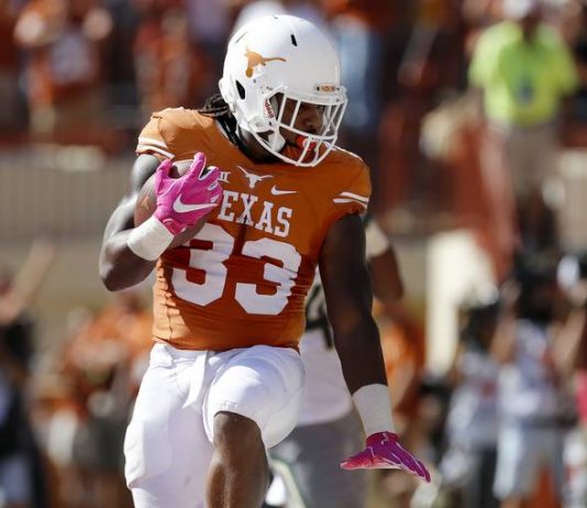 D’Onta Foreman of Texas wins Doak Walker Award as top RB
