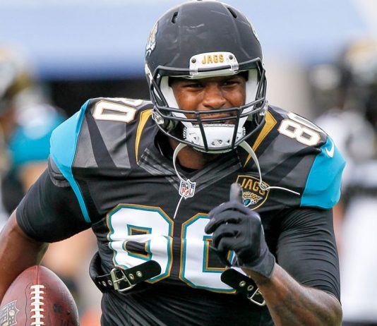 Jaguars place TE Thomas, DE Odrick on injured reserve