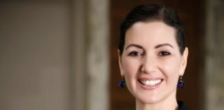 Oakland unveils stadium plan to keep Raiders in Bay Area