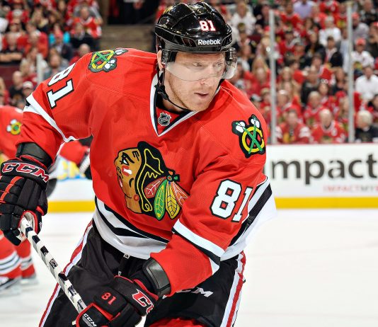 Hossa’s OT winner lift Blackhawks over Devils