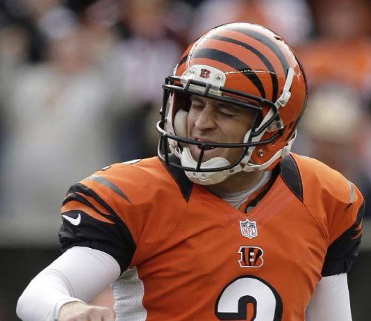 Bengals release kicker Nugent, claim former Steeler Bullock