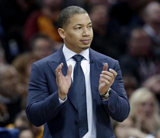 Champion Cavs adjusting with Smith out for extended period