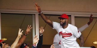 James makes good on bet with Wade, shows up in Cubs uniform