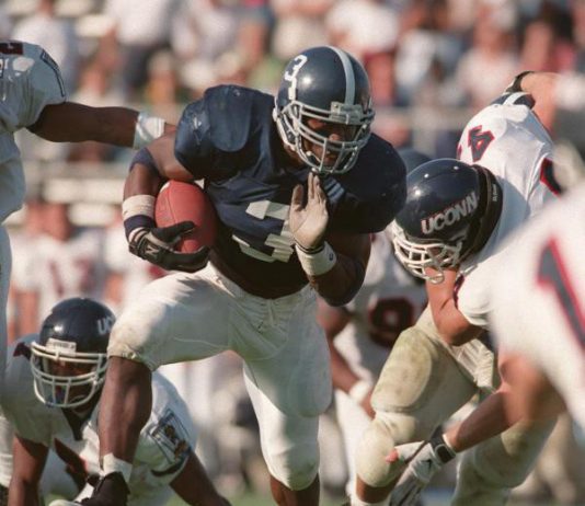 1999 Payton Award winner Peterson in College HOF class