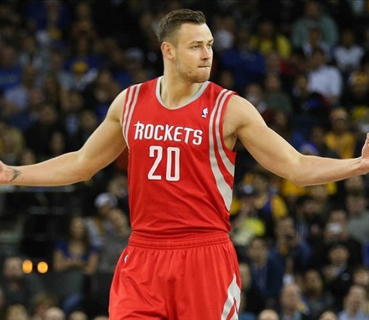Pelicans, 7-footer Donatas Motiejunas agree on contract
