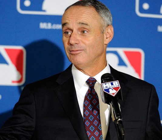 Trump, ‘great baseball fan,’ meets Commissioner Rob Manfred