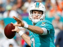 Dolphins QB Tannehill sits out drills; unlikely vs Steelers