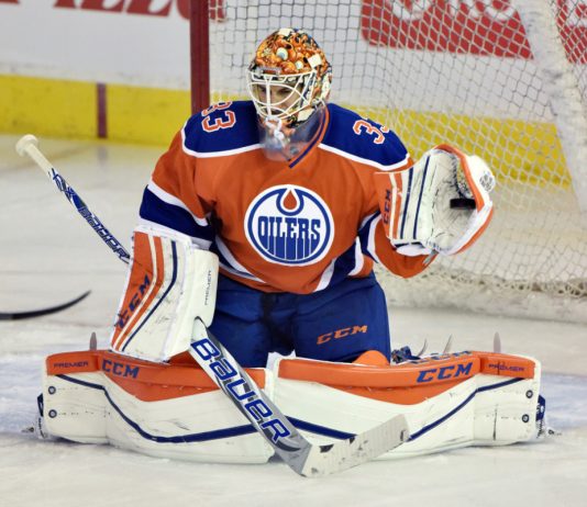 Talbot leads Oilers past Blackhawks 3-1