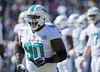 AP source: 49ers sign DT Earl Mitchell to 4-year deal