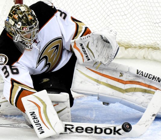 Ducks goalie Gibson misses game with lower-body injury