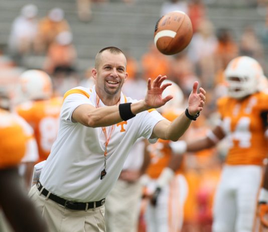 Chicago Bears hire Azzanni as receivers coach