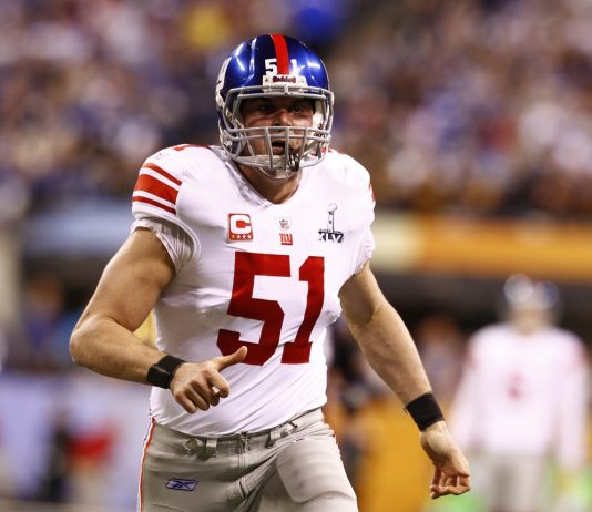 Long snapper Zak DeOssie re-signs with New York Giants