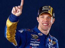 Keselowski pulls away and wins at Martinsville
