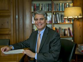 Texas to build basketball arena on campus
