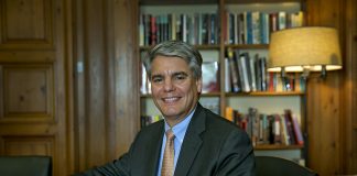 Texas to build basketball arena on campus