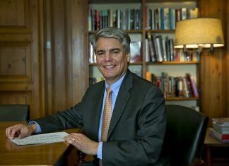 Texas to build basketball arena on campus