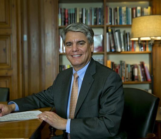 Texas to build basketball arena on campus