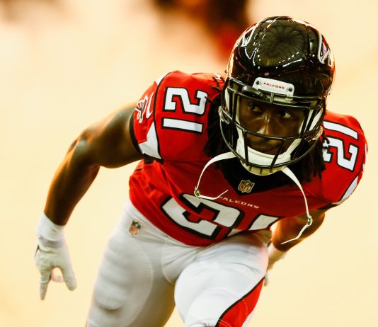 After season-ending injury, Trufant stars again for Falcons