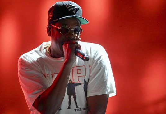 Jay-Z dedicates song to Colin Kaepernick at NYC concert