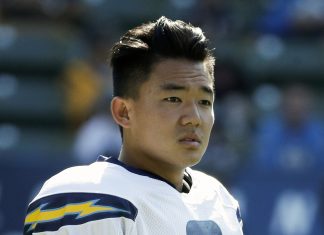 Broncos block late FG, beat Chargers 24-21 in Joseph’s debut