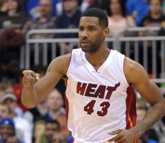 Wolves sign Shawne Williams, will waive