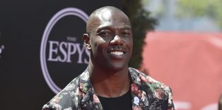 Owens says he will give induction speech at Chattanooga