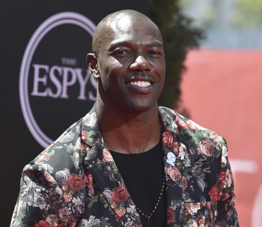 Owens says he will give induction speech at Chattanooga