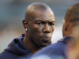 Owens says he will give induction speech at Chattanooga