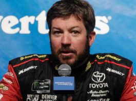 Martin Truex Jr. trying for 3rd straight win at Chicagoland