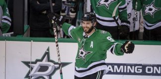 Left wing Elie signs $735,000 deal to stay with Dallas Stars