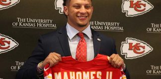 Chiefs’ expectations rest on Mahomes’ strong right arm