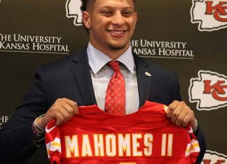 Chiefs’ expectations rest on Mahomes’ strong right arm