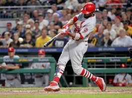 Cards outfielder Fowler breaks foot, put on disabled list