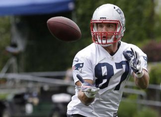 Pats’ Gronk gets $4.3M raise, highest paid tight end in NFL
