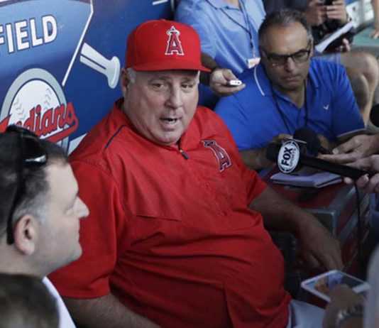 Angels manager Scioscia dismisses report he’ll step down