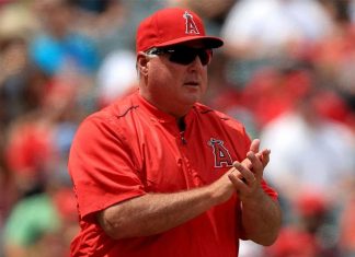 Angels manager Scioscia expected to step down